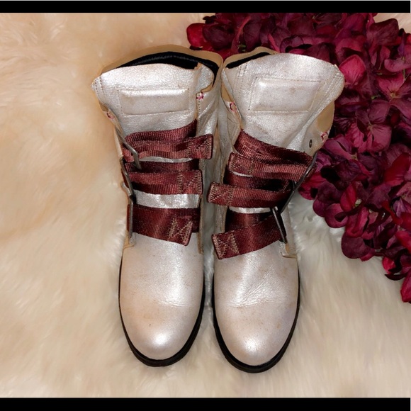 FLY LONDON “Stif” Pearl Leather Combat Boot - Picture 4 of 8